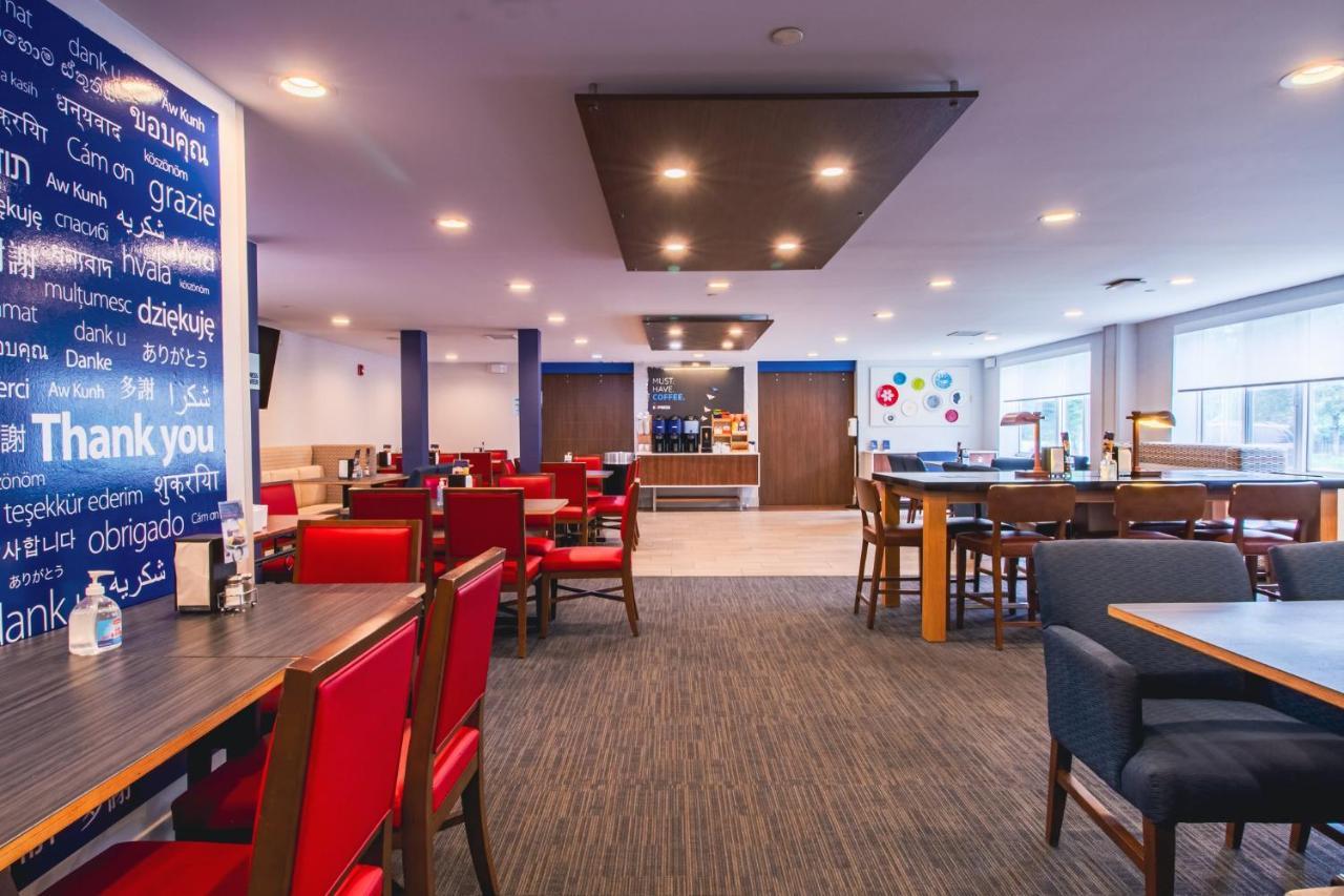 Holiday Inn Express & Suites - Lincoln East - White Mountains By Ihg Ngoại thất bức ảnh