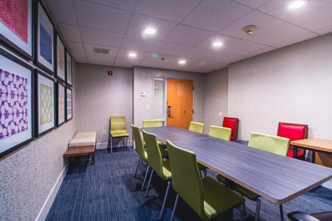 Holiday Inn Express & Suites - Lincoln East - White Mountains By Ihg Ngoại thất bức ảnh
