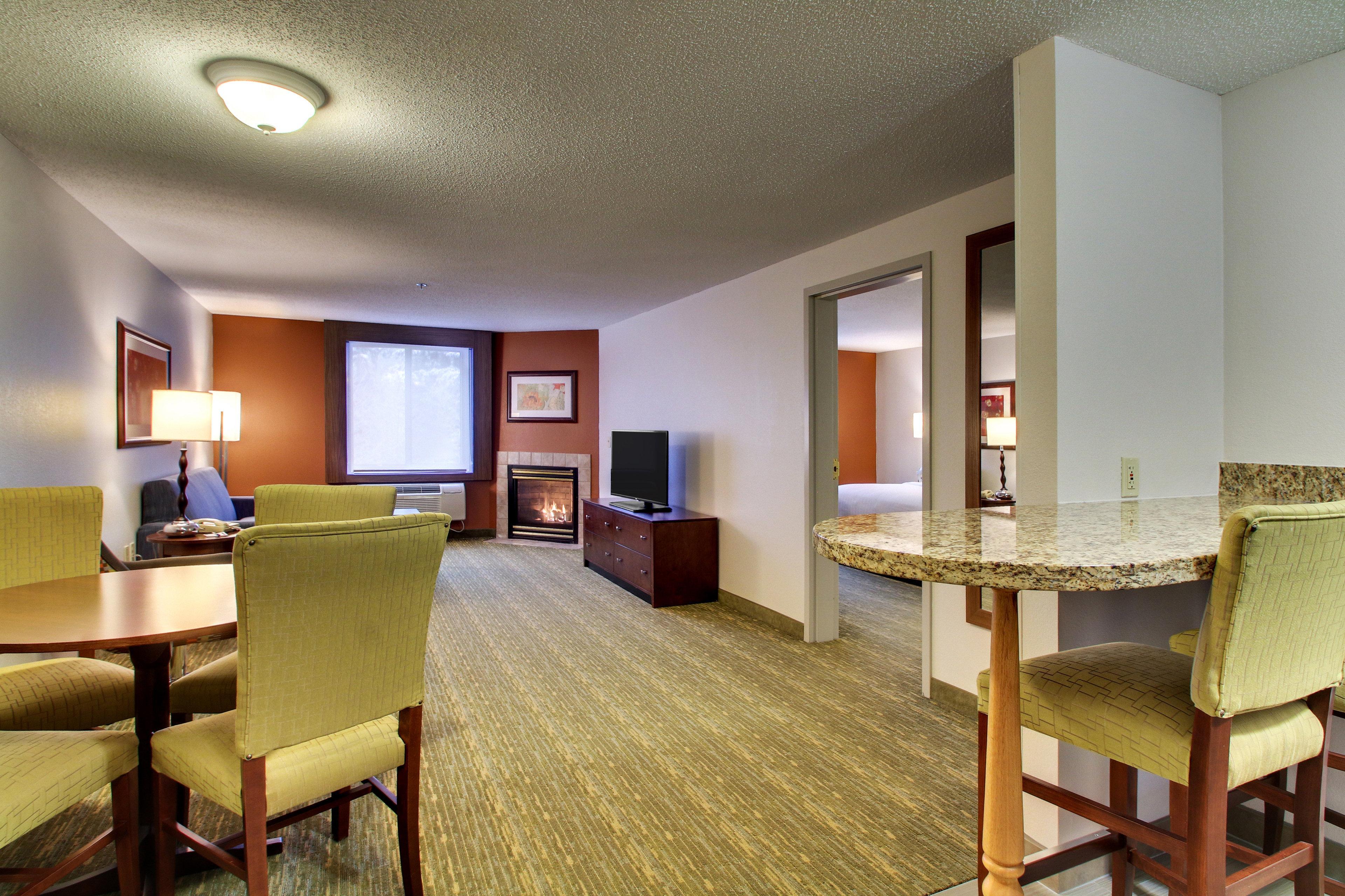 Holiday Inn Express & Suites - Lincoln East - White Mountains By Ihg Ngoại thất bức ảnh