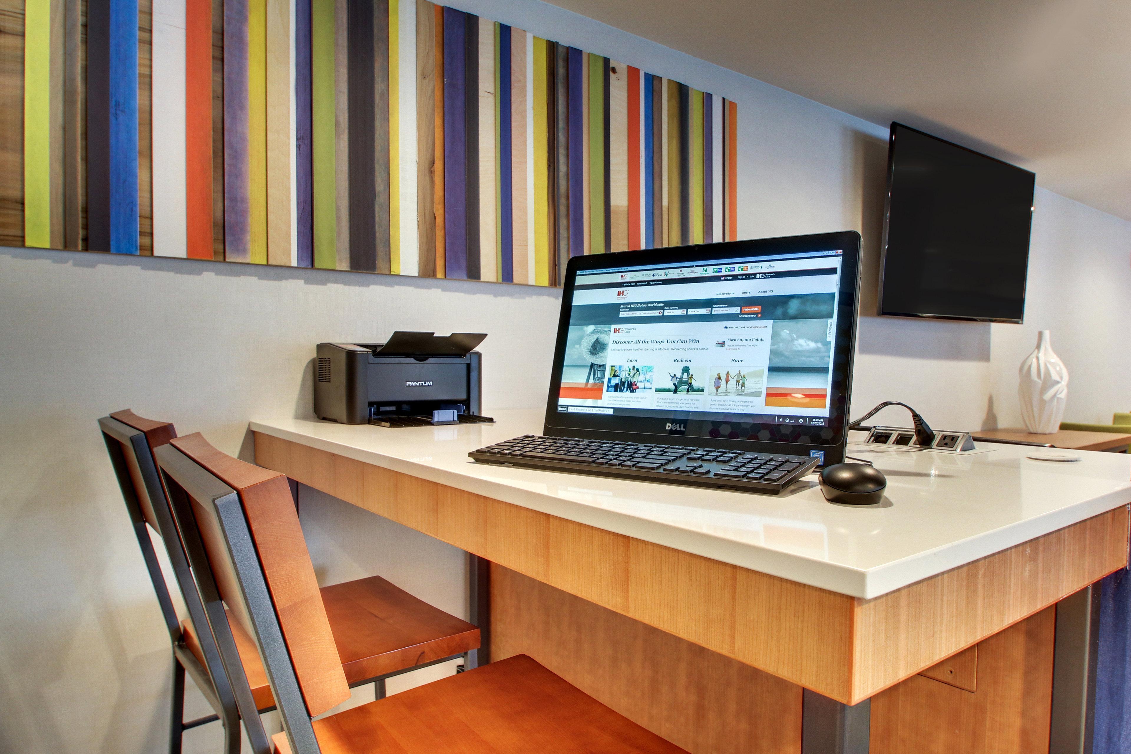 Holiday Inn Express & Suites - Lincoln East - White Mountains By Ihg Ngoại thất bức ảnh