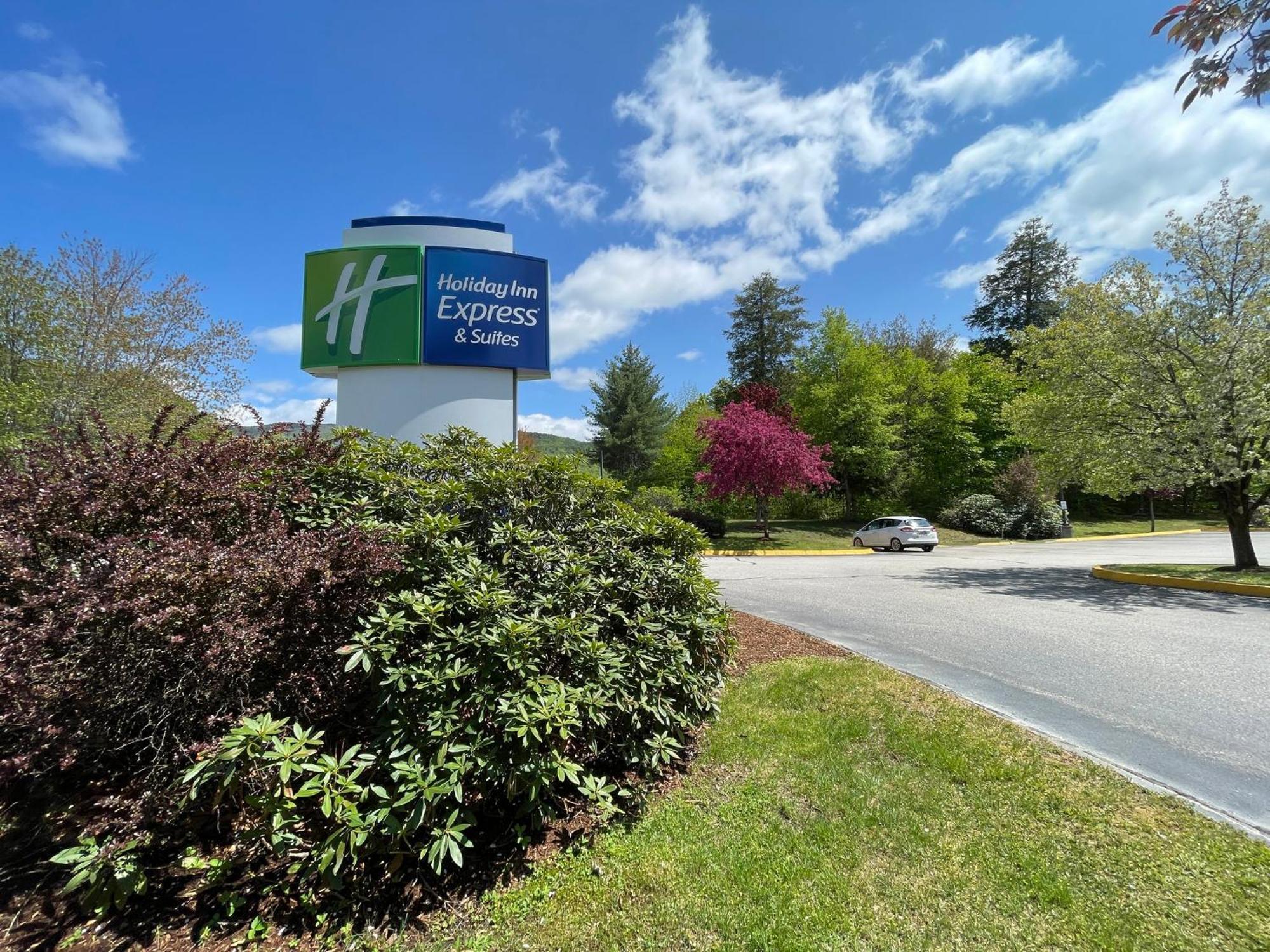 Holiday Inn Express & Suites - Lincoln East - White Mountains By Ihg Ngoại thất bức ảnh